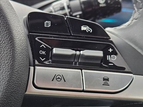 New 2026 Hyundai Elantra Limited FWD image 19