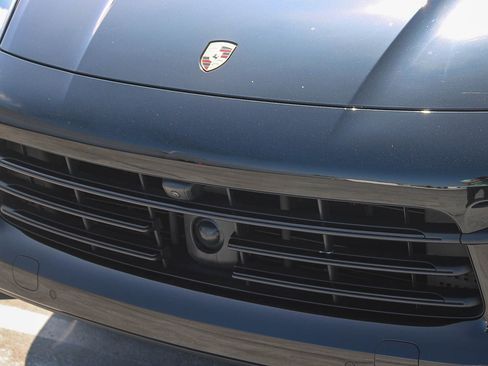 Used 2021 Porsche Cayenne Coupe AWD/4WD image 6