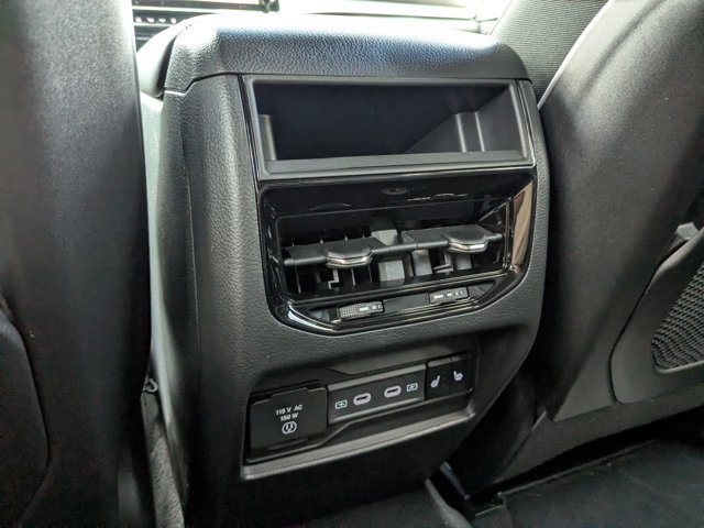 New 2026 Jeep Grand Cherokee Limited AWD/4WD image 15