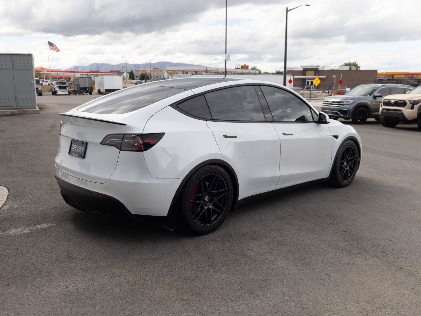 Used 2020 Tesla Model Y Long Range AWD/4WD image 10