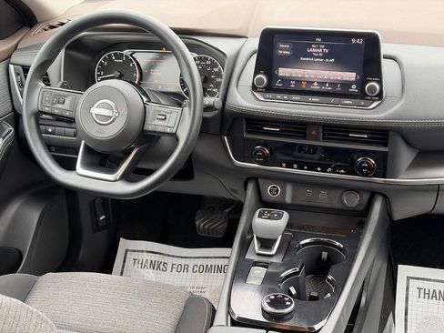 Used 2023 Nissan Rogue SV AWD/4WD image 12