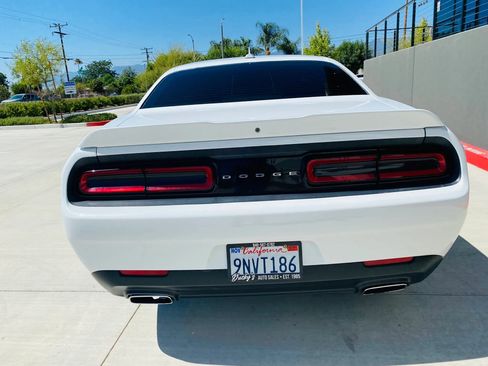 Used 2020 Dodge Challenger SXT RWD image 4