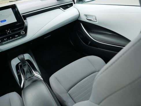 Used 2023 Toyota Corolla SE w/ SE Premium Package image 11