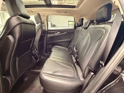 Used 2023 Lincoln Nautilus Reserve AWD/4WD image 17