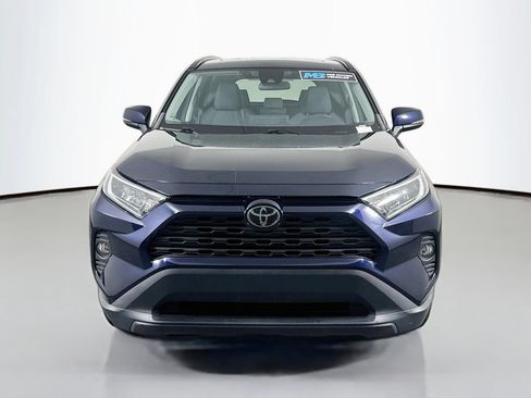 Used 2019 Toyota RAV4 XLE FWD image 2