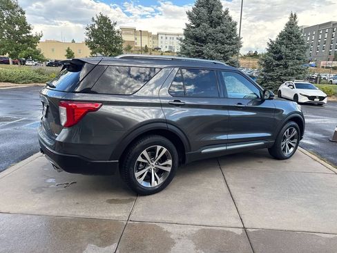 Used 2020 Ford Explorer Platinum w/ Premium Technology Package AWD/4WD image 6