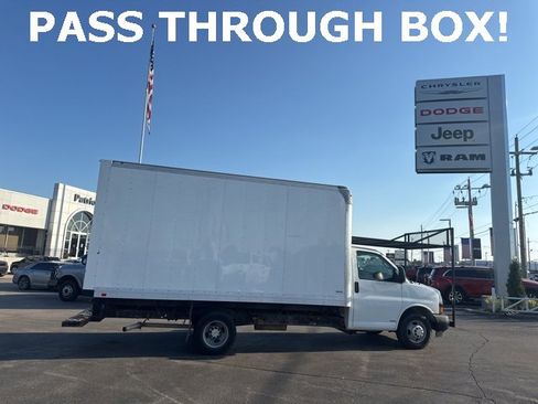 Used 2018 Chevrolet Express 3500 image 10