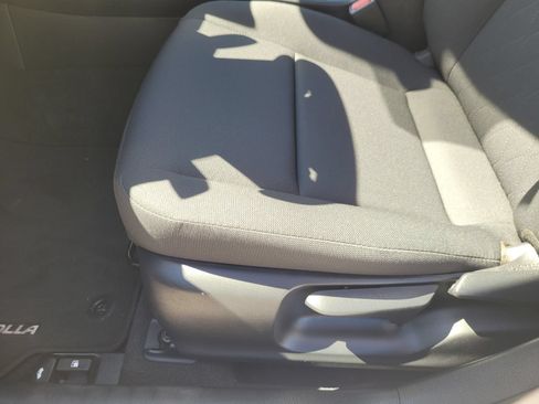 Used 2023 Toyota Corolla LE w/ Carpet Mat Package (TMS) FWD image 16