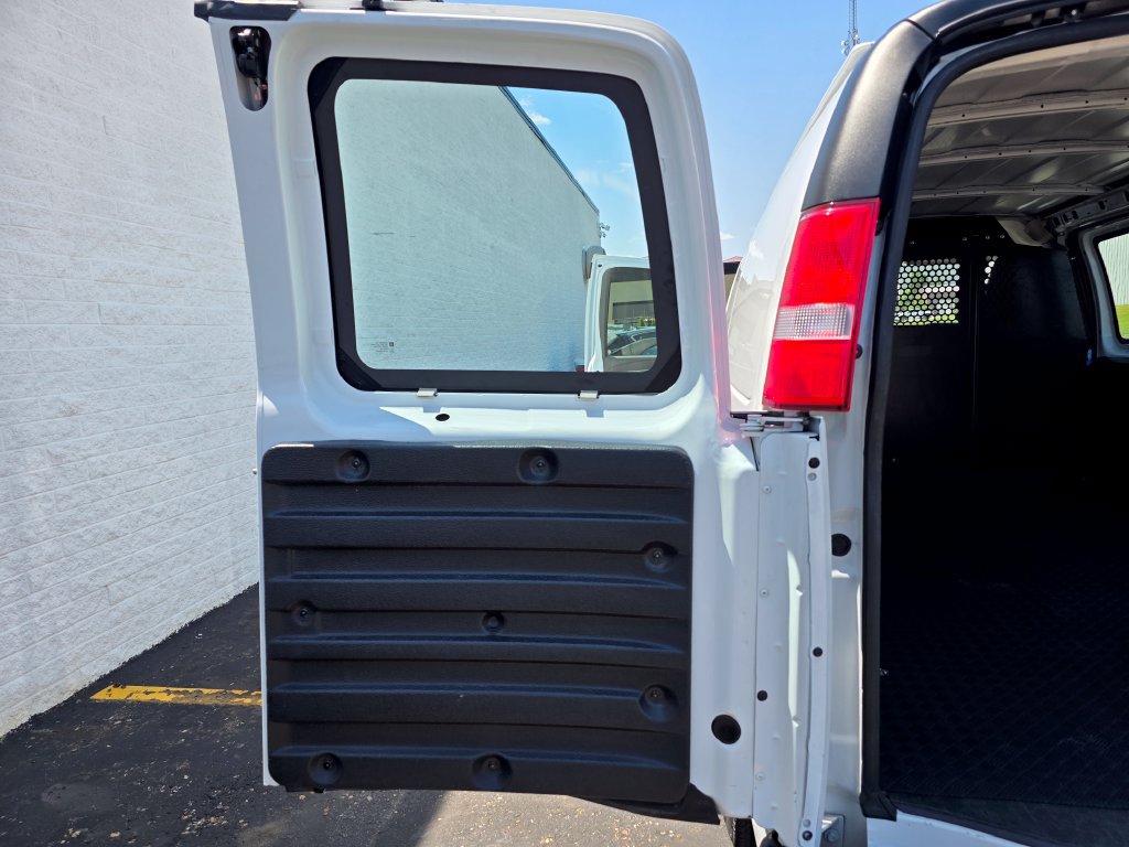 Used 2025 GMC Savana 2500 w/ Driver Convenience Package RWD image 19