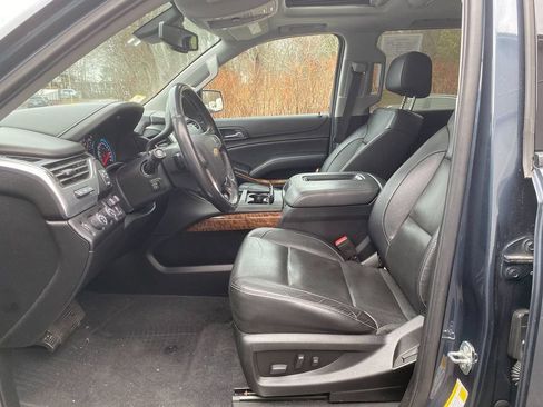Used 2020 Chevrolet Suburban Premier AWD/4WD image 12