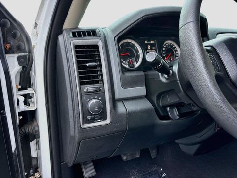 Used 2018 RAM 1500 Express RWD image 10