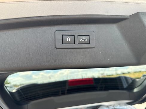 Used 2020 Subaru Outback Limited w/ Popular Package #2 AWD/4WD image 14
