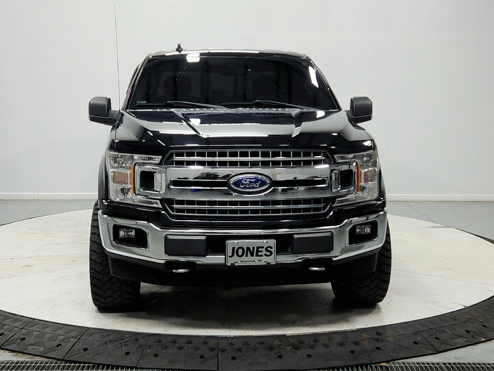 Used 2018 Ford F150 XLT w/ Equipment Group 302A Luxury AWD/4WD image 3