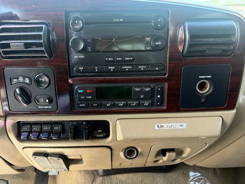 Used 2005 Ford F250 XL AWD/4WD image 24