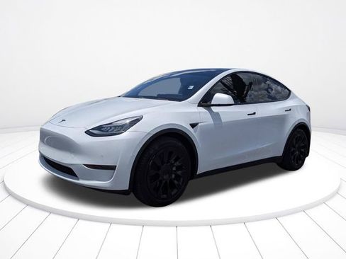 Used 2021 Tesla Model Y Long Range AWD/4WD image 7