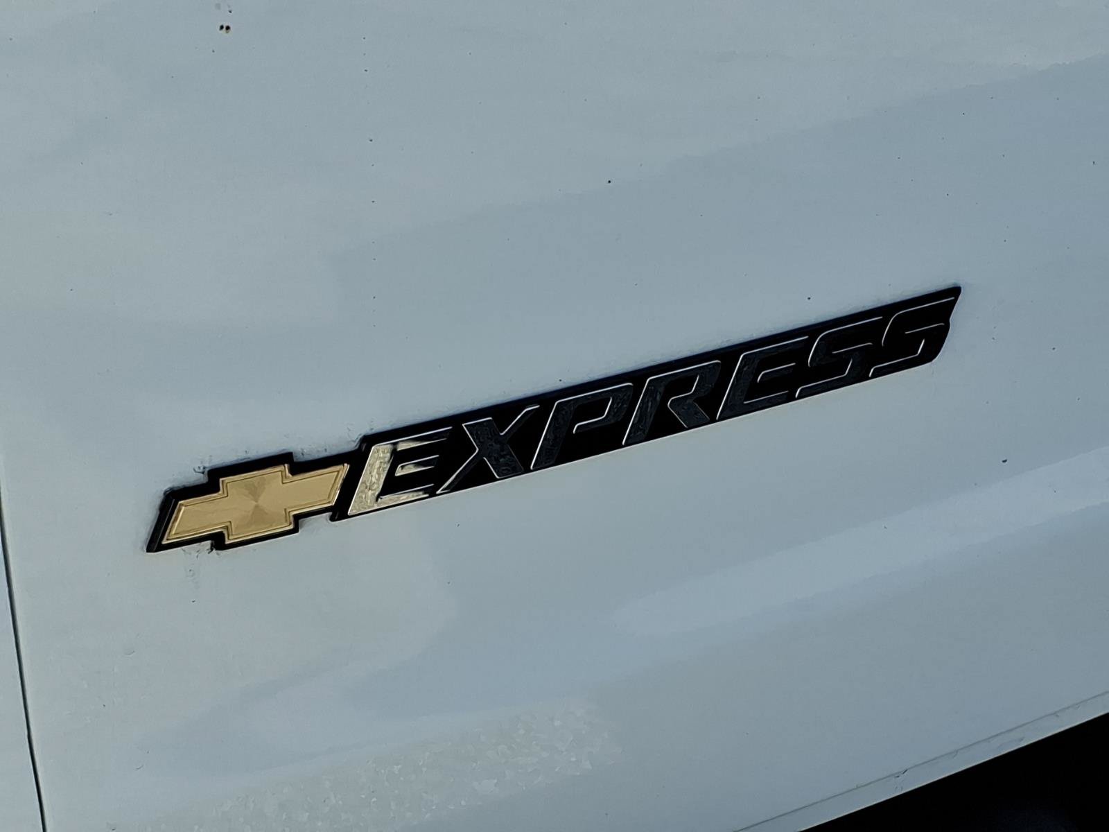 Used 2025 Chevrolet Express 3500 LT w/ LT Preferred Equipment Group RWD image 6