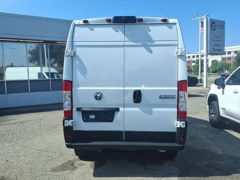 Used 2025 RAM ProMaster 2500 w/ Convenience Group FWD image 6