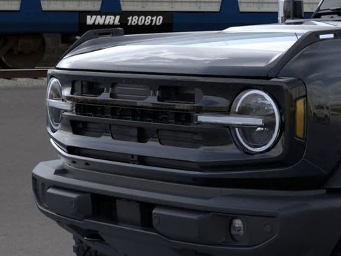 New 2025 Ford Bronco Outer Banks w/ Sasquatch Package image 19