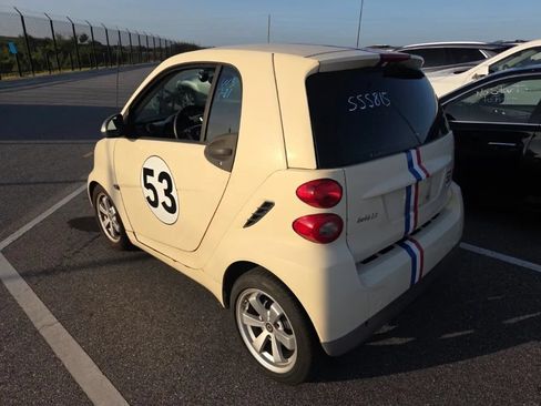 Used 2012 smart fortwo passion RWD image 2
