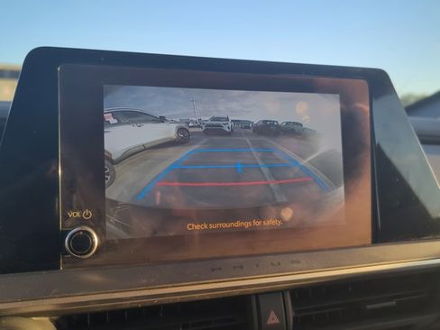 Certified 2024 Toyota Prius LE image 18