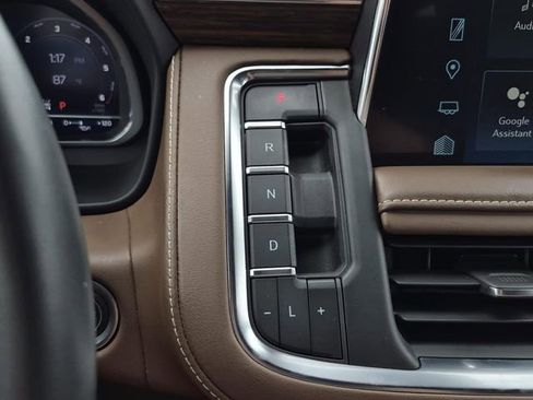 Used 2023 Chevrolet Suburban High Country AWD/4WD image 44