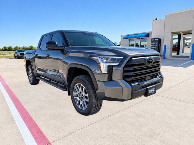 Used 2025 Toyota Tundra SR5 AWD/4WD image 1