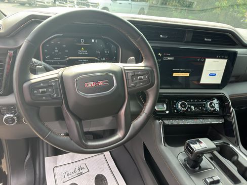Used 2023 GMC Sierra 1500 AT4 w/ Technology Package AWD/4WD image 11
