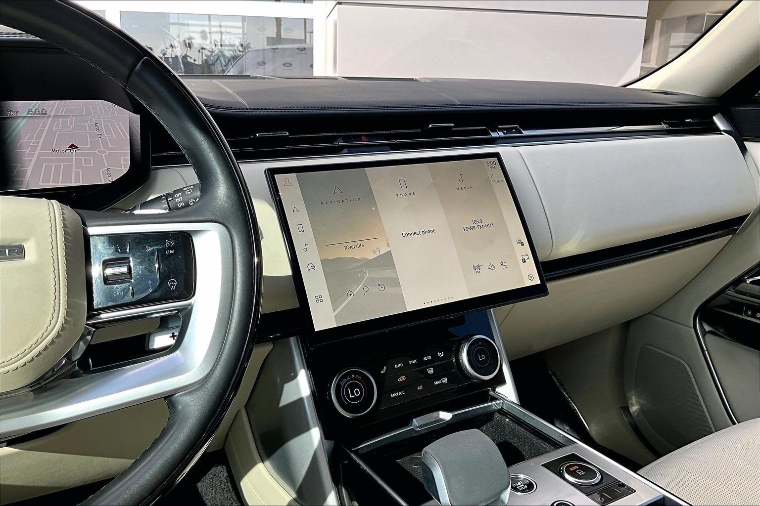 Certified 2023 Land Rover Range Rover SE AWD/4WD image 5