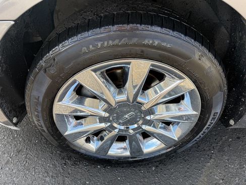 Used 2012 Lincoln MKZ w/ Interior Aluminum Trim Pkg image 9