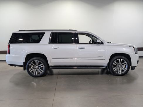 Used 2019 GMC Yukon XL Denali w/ Open Road Package AWD/4WD image 2