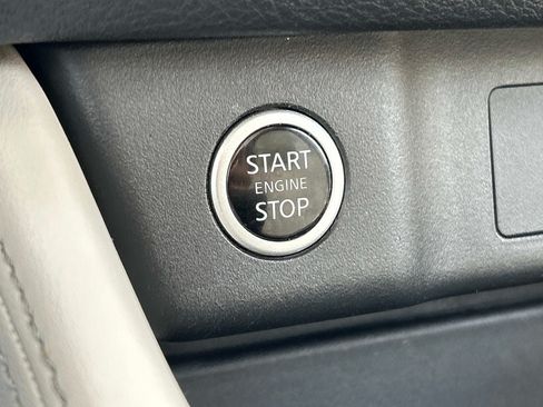 Used 2023 Nissan Rogue SL AWD/4WD image 26