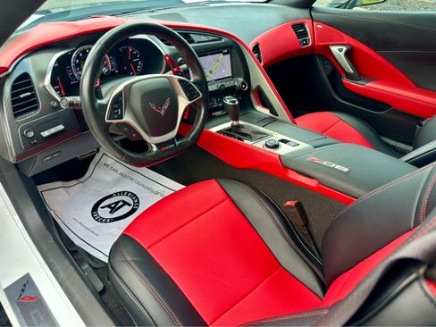 Used 2016 Chevrolet Corvette Z06 w/ 3LZ Preferred Equipment Group RWD image 10