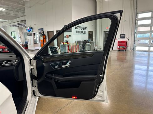 Used 2014 Mercedes-Benz E 350 Sedan image 34