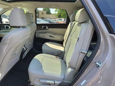 Used 2024 Kia Sorento SX image 5