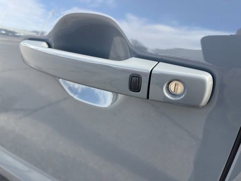 Used 2024 Nissan Frontier PRO-4X w/ Technology Package image 9