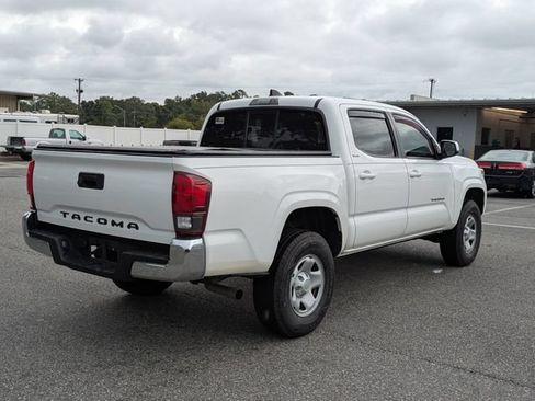 Used 2020 Toyota Tacoma SR5 RWD image 3