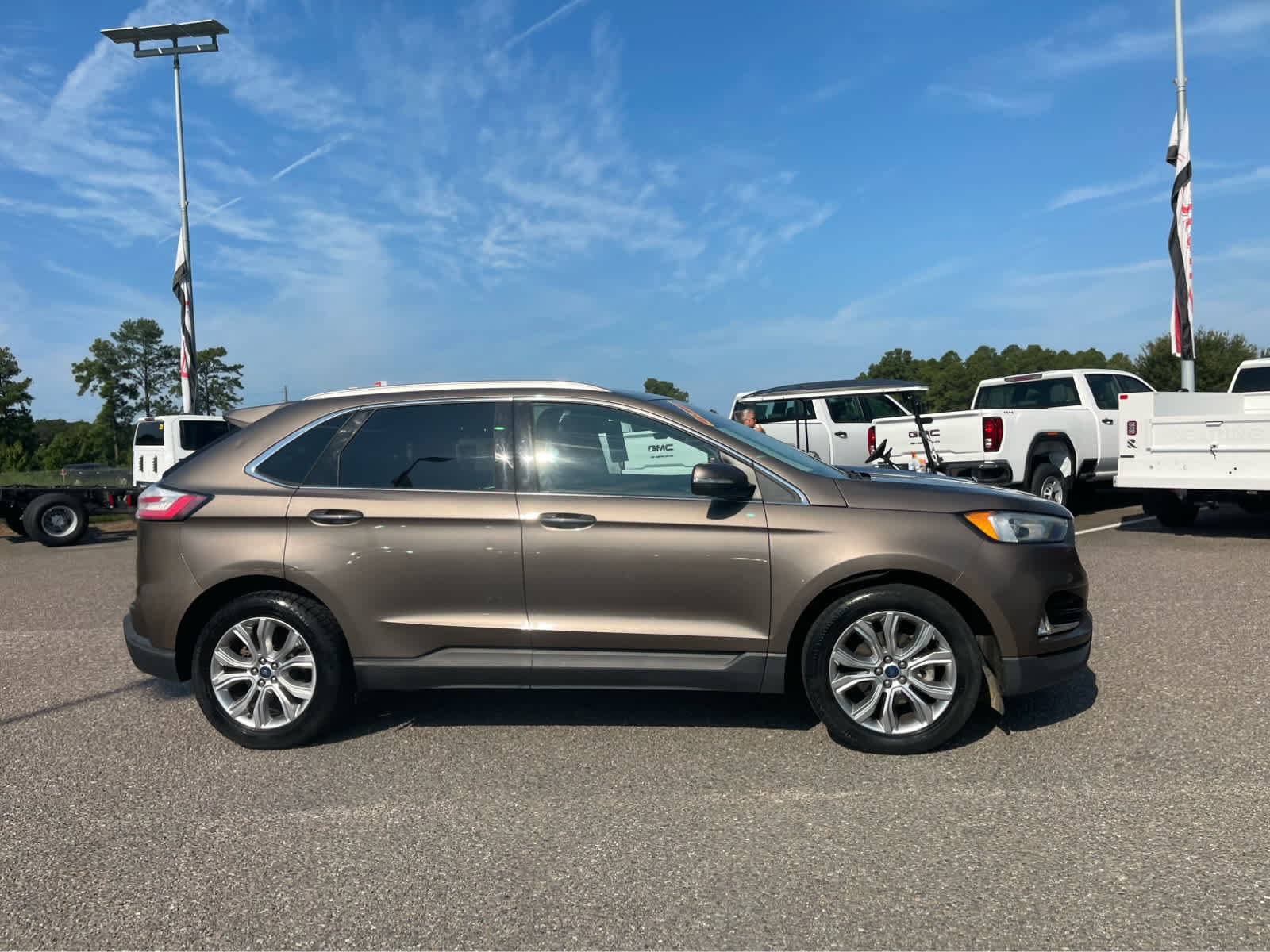 Used 2019 Ford Edge Titanium FWD image 4
