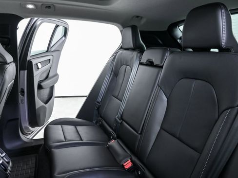 Used 2026 Volvo XC40 B4 Plus w/ Protection Package Premier image 22