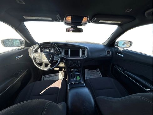 Used 2019 Dodge Charger SXT image 38