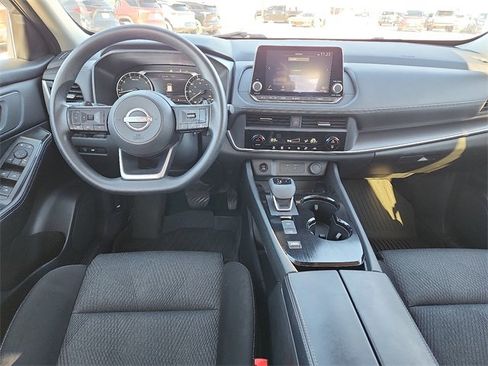 Used 2024 Nissan Rogue SV image 10