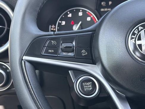 Used 2019 Alfa Romeo Stelvio image 9