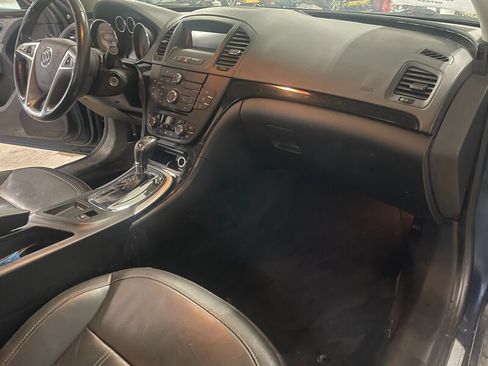 Used 2011 Buick Regal CXL image 17