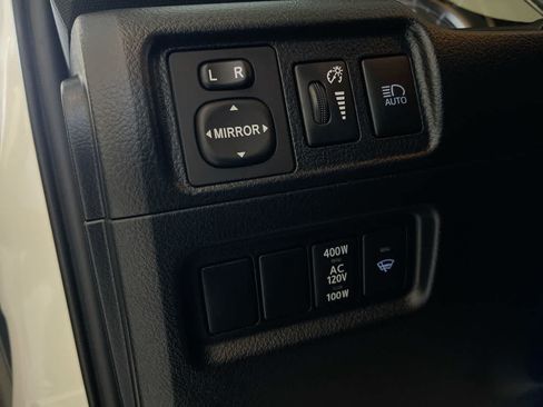 Used 2022 Toyota 4Runner TRD Off-Road AWD/4WD image 28