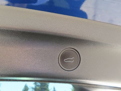 Used 2022 Tesla Model Y Performance AWD/4WD image 29