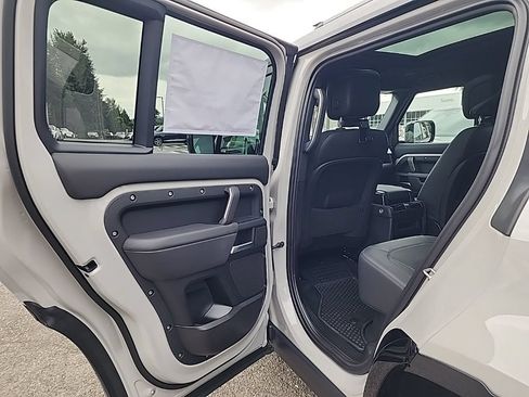 New 2026 Land Rover Defender 110 X-Dynamic SE AWD/4WD image 15