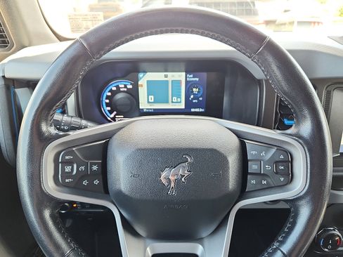 Used 2022 Ford Bronco Black Diamond w/ Sasquatch Package AWD/4WD image 19