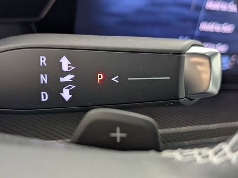 Used 2024 Chevrolet Traverse RS image 23