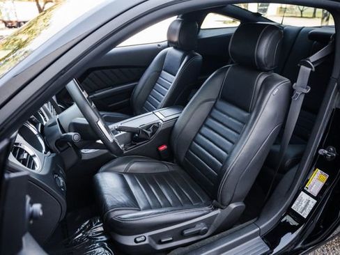 Used 2013 Ford Mustang GT Premium image 4