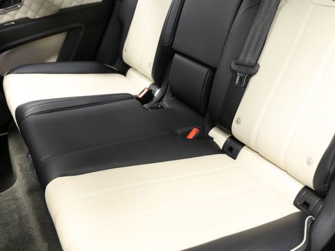Used 2021 Bentley Bentayga w/ First Edition Specification AWD/4WD image 70