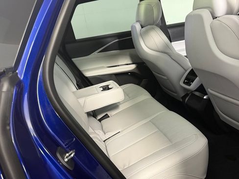 Used 2024 Cadillac Lyriq Luxury RWD image 27